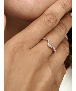 Alternative view of Sparkling Wave Ring