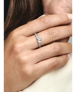 Alternative view of Sparkling Herbarium Cluster Ring