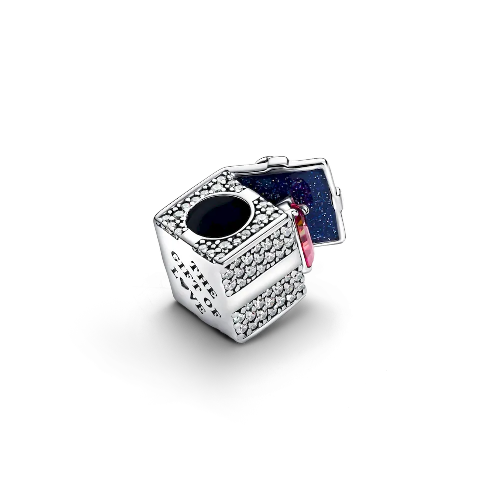 Santas Coming to Town Charm Trio - Image 15