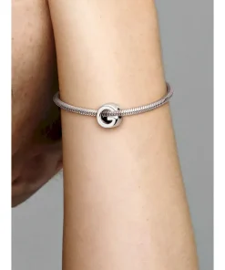 Alternative view of Letter G Alphabet Charm