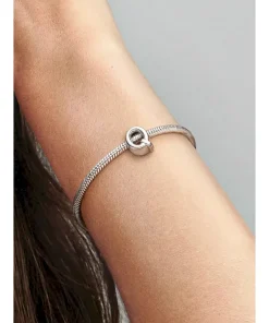 Alternative view of Letter Q Alphabet Charm