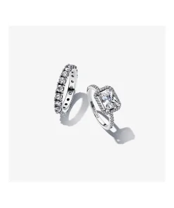Sparkling Halo Ring Set