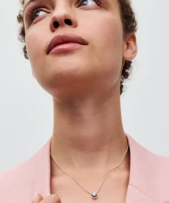 Alternative view of Sparkling Round Halo Pendant Collier Necklace