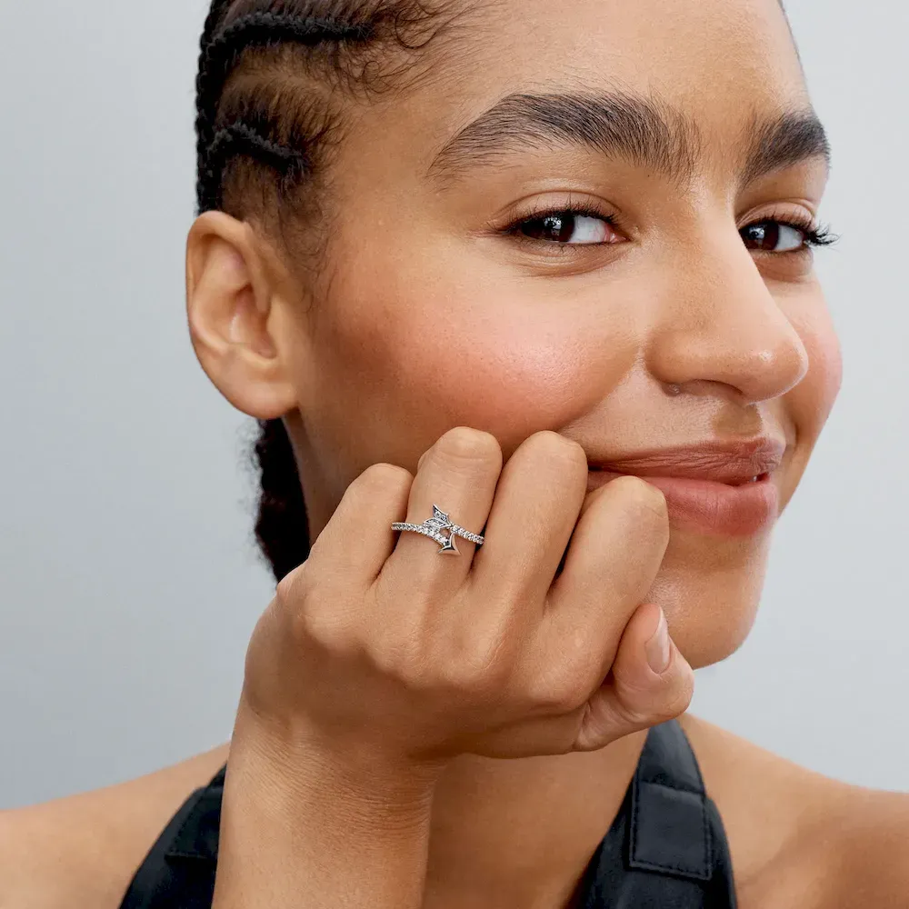 Sparkling Arrow Ring - Image 4