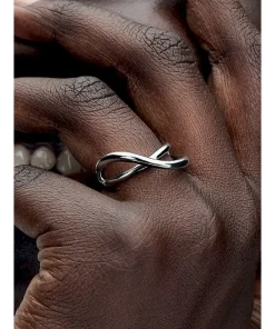 Alternative view of Organically Shaped Infinity Ring