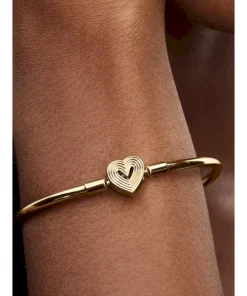 Alternative view of Radiating Heart Clasp Bangle