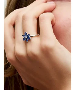 Alternative view of Sparkling Herbarium Cluster Ring