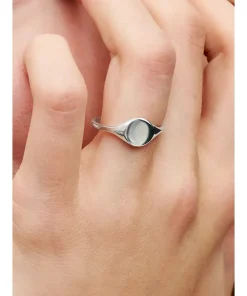 Alternative view of Engravable Signet Ring